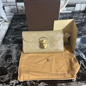 LOUIS VUITTON Porte-Feuille Amelia purse Long Wallet White Ivory Gold leather